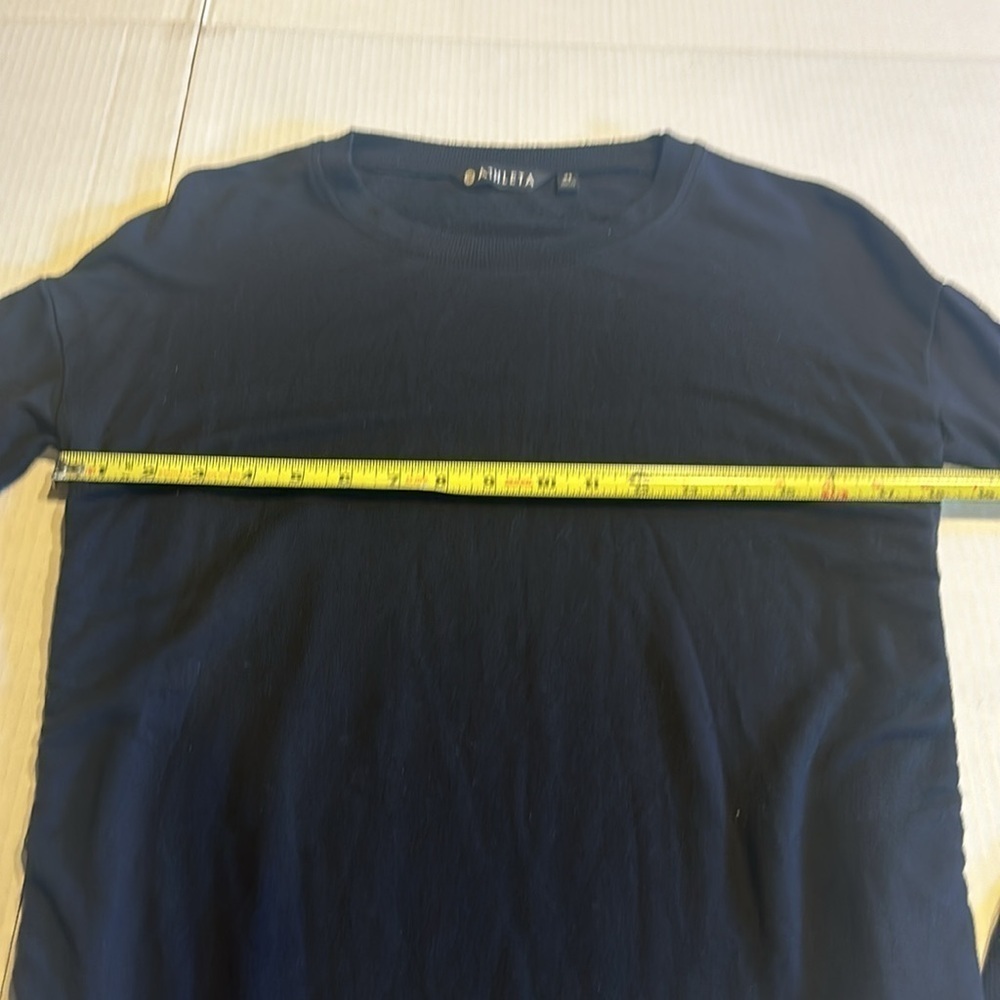 Athleta soft black long sleeve shirt w thumb holes side ruching relaxed fit - Picture 3 of 10